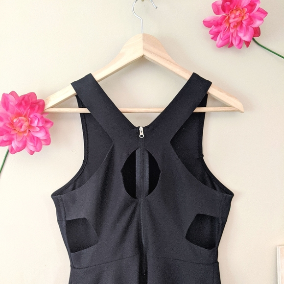 BLUENOTES jet black flowy asymmetrical hem dress - Picture 7 of 9